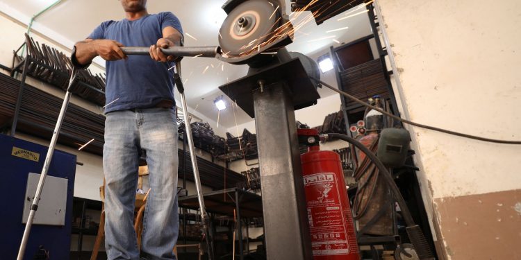 ذوي الاعاقة : بين البحث عن فرصة عمل و قانون تقاعد مجحف