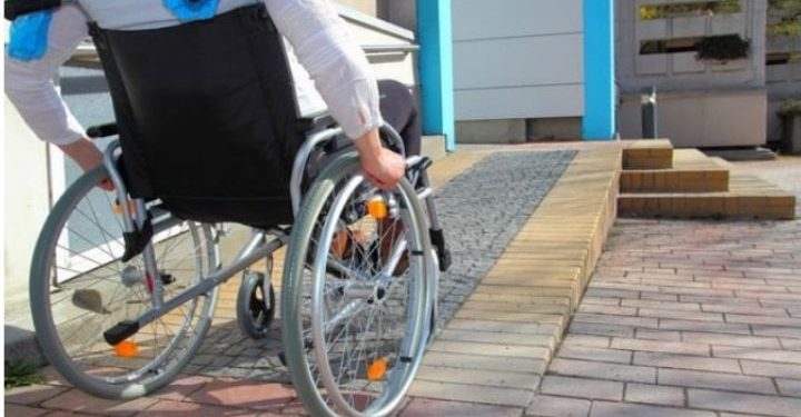 واضح صدام من فئة ذوي الهمم يناشد الرئيس تبون