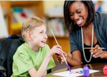 كيفية مساعدة ذوي الاحتياجات الخاصة