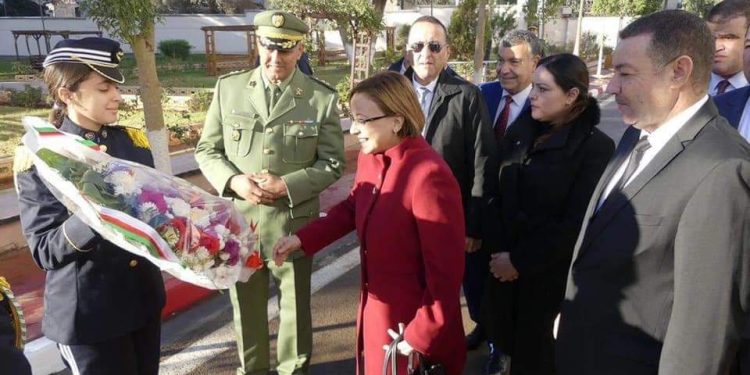 اليوم العالمي للطفولة: السيدة كريكو في زيارة مدرسة أشبال الأمة بوهران.