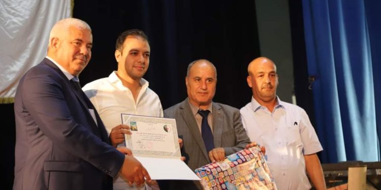 والي ولاية الجلفة يحي اتحفال لي 61 لعيد الإستغلال و الشباب