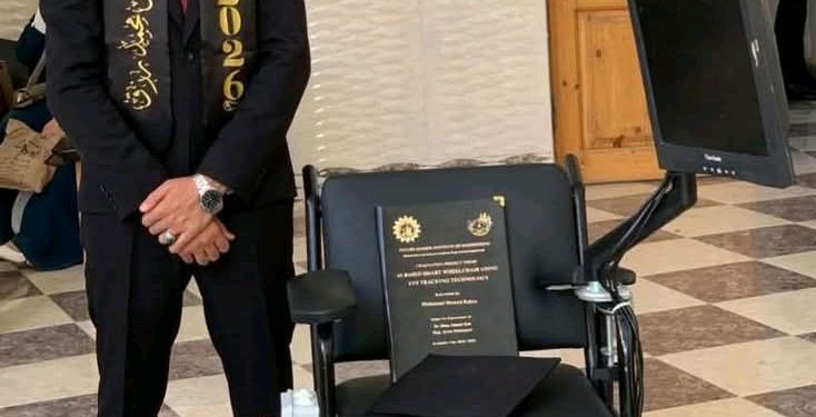 الذكاء الاصطناعي بعين الإنسانية.. المهندس محمد رزق رزيق البرعصي يبتكر كرسيًا متحركًا يُقاد بحركة العين